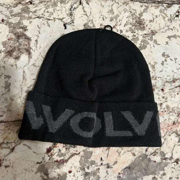 New Wolverine Knit Logo Watch Cap Black Beanie Hat - Picture 2 of 2
